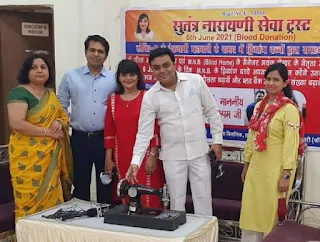 सुभाष यादव द्वारा सिलाई मशीन भेंट | #NayaSaberaNetwork