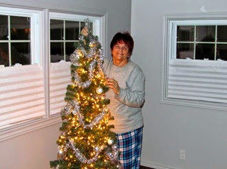 1411199 Nov 22 Barb Puts On The Star
