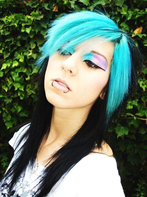 sexy scene girl with trendy medium length hair scene hairstyles 2010