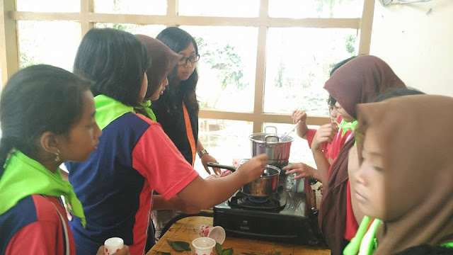 Kegiatan outbond di luar sekolah