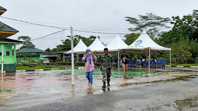 WALAU HUJAN.. WARGA ANTUSIAS VAKSINASI