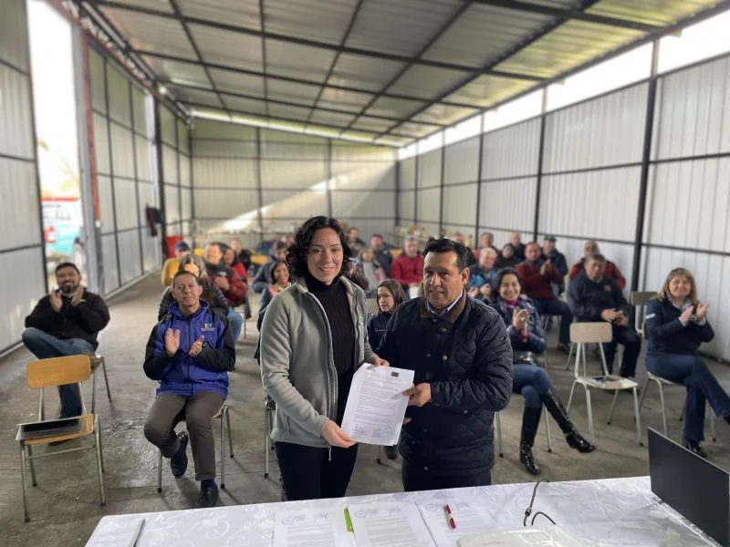 Firman convenio para potenciar ganadería bovina de la región de Los Ríos