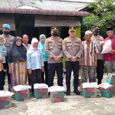 Polsek Medan Labuhan Berikan Bansos Kepada Warga Lansia dan Anak Yatim