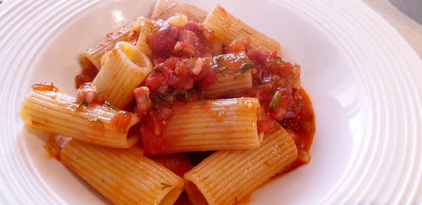 Tortiglioni all'amatriciana