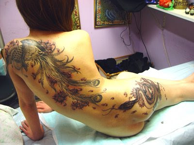 Women Tattoos: Sexy Back Flower Tattoo girl