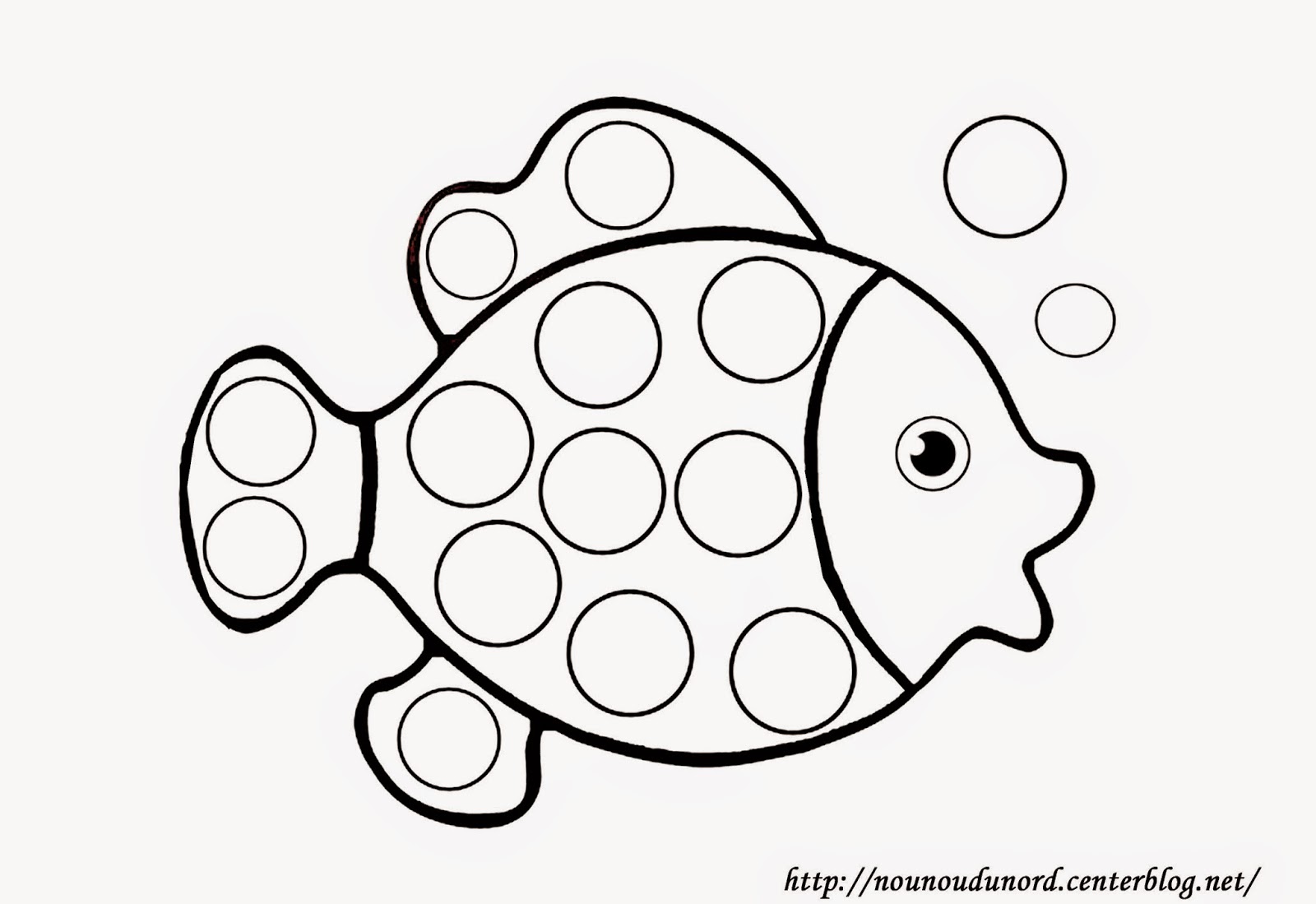 J ai imprimé le poisson ci dessous trouvé sur le blog de Nounoudunord et la miss s est amusée   le colorier et   coller des gommettes dans les ronds