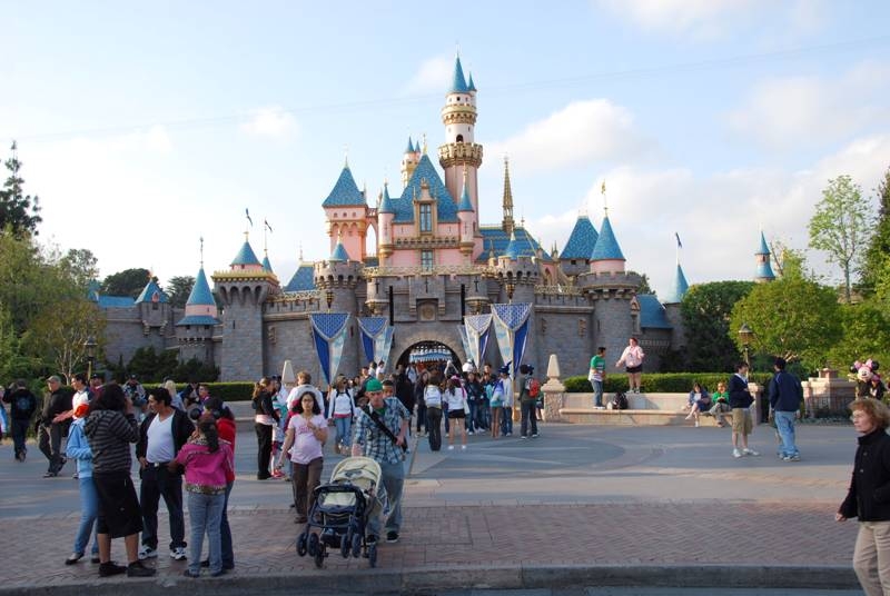 disney castle wallpaper. 2010 disneyland castle