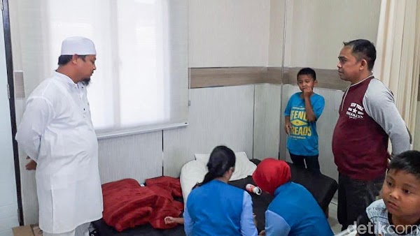 Wagub Sulsel Jenguk Bocah yang 3 Hari Peluk Jasad Ibunya