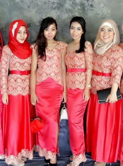 10 Model Kebaya Batik Untuk Pesta Cantik Elegan 2018