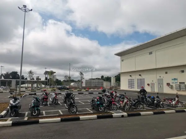 Gambar Tempat Parking Motor di Hospital Baru Tanah Merah Kelantan