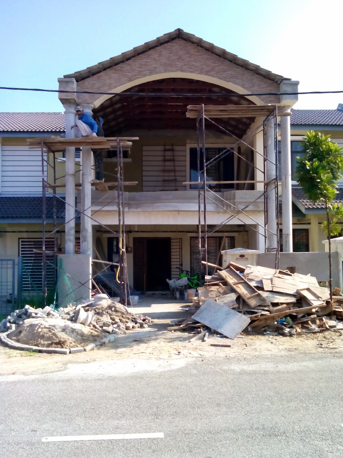 Binaan Bangunan Pembinaan Porch  Untuk Rumah  Teres 2 Tingkat