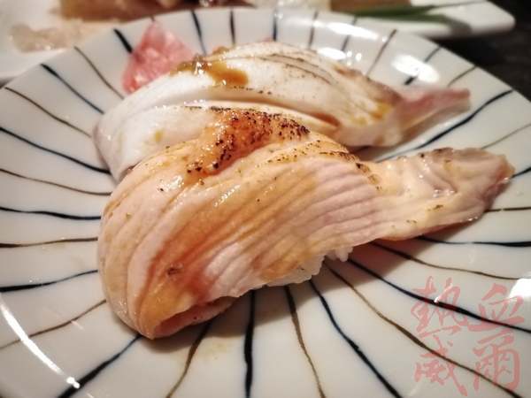 ”炙燒鮭魚肚”