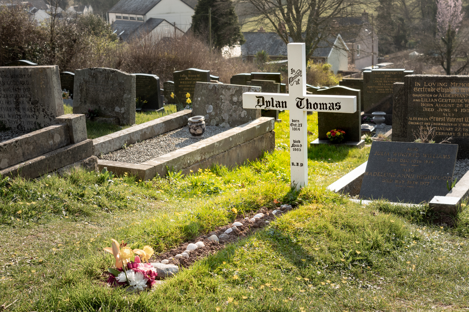 The Grave of Dylan and Caitlin Thomas in Laugharne