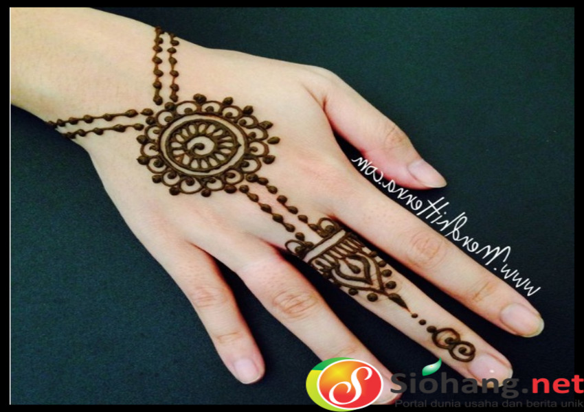  Gambar  47 Gambar  Motif Henna  Tangan Simple Cantik Pemula 