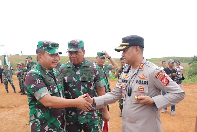 Kapolres Sukabumi Dampingi Irwasda Polda Jabar Hadiri Panen Raya Jagung KASAD dan Peresmian TNI AD Manunggal Air