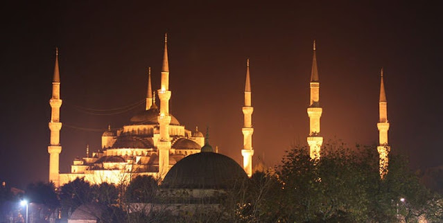 آداب زيارة المساجد في اسطنبول