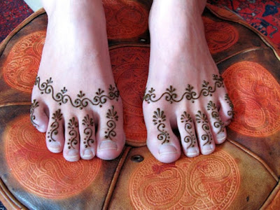 Contoh Gambar Motif Henna di Jari