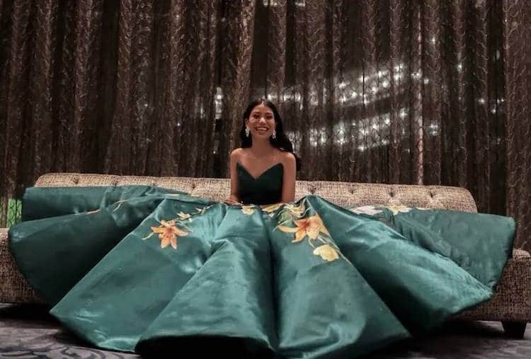 Teenager Hand-Paints Her Own Gorgeous Graduation Dress