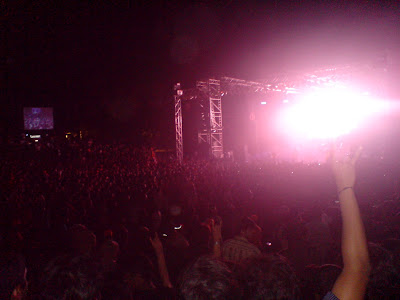 people headbanging to opeth at iitm saarang 2009