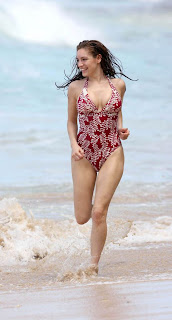 Kelly Brook Sexiest Bikini Photo Shoot