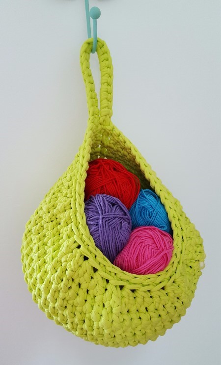 chunky crochet hanging pouch