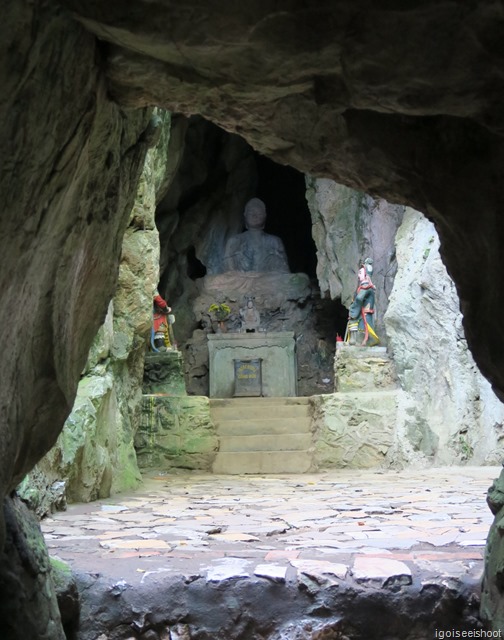 Place for worship inside Tang Chon Cave of Marble Mointains, Da Nang