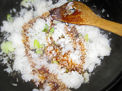 ご飯を炒める