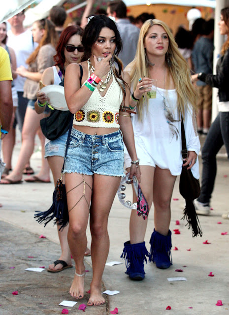 vanessa hudgens, coachella, cut off shorts, body chain, crochet