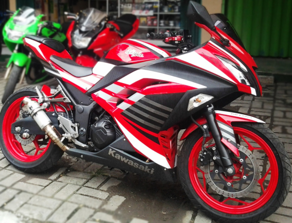 Modifikasi Motor Ninja 250 Fi Warna Merah - Modifikasi Jakarta