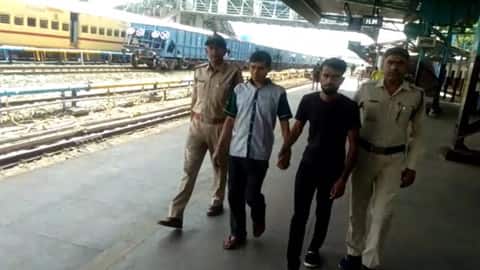 रेलवे कर्मचारी ही ट्रेन में बम होने की अफवाह फैलाते थे, वजह जानकर हो जायेंगे हैरान..