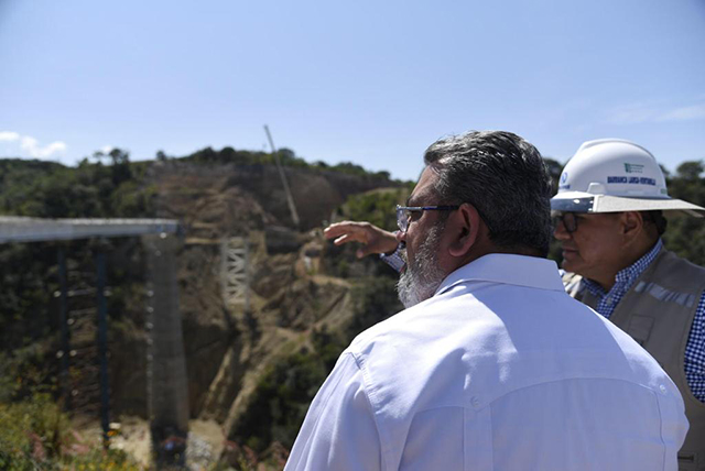 Nuño supervisó obras de la autopista Barranca Larga-Ventanilla