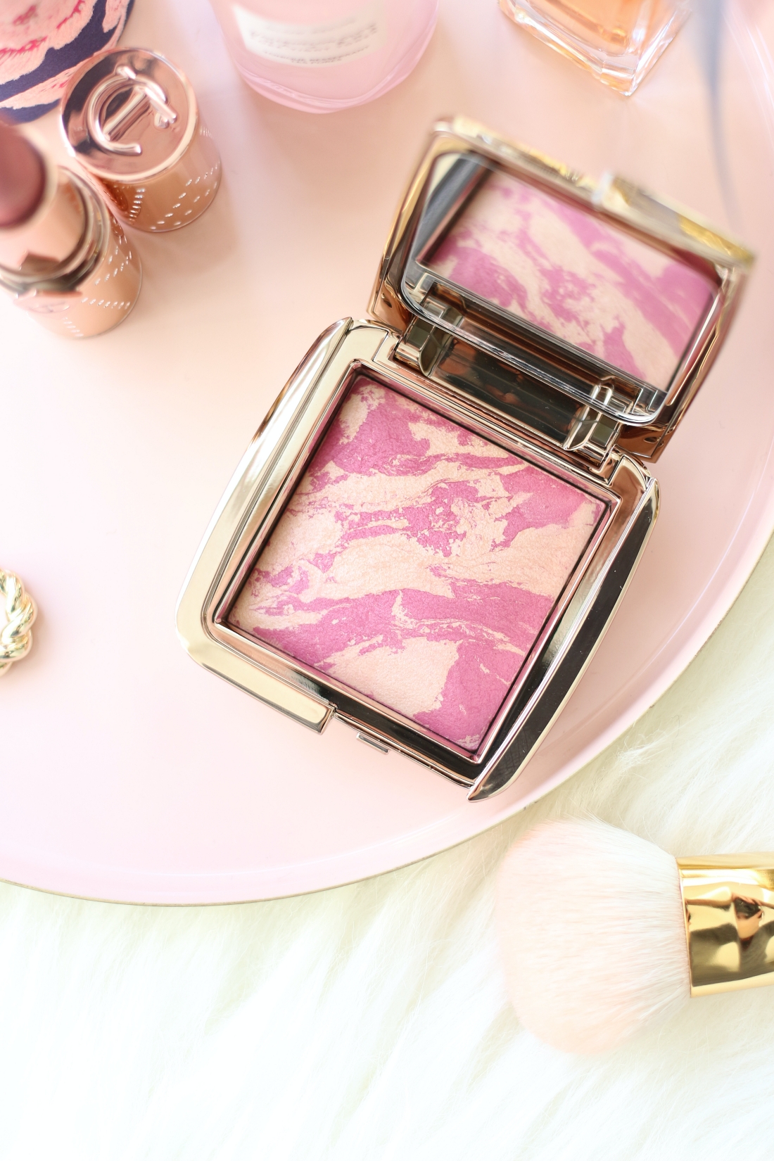 Hourglass Strobe Lighting Blush in Iridescent Flash