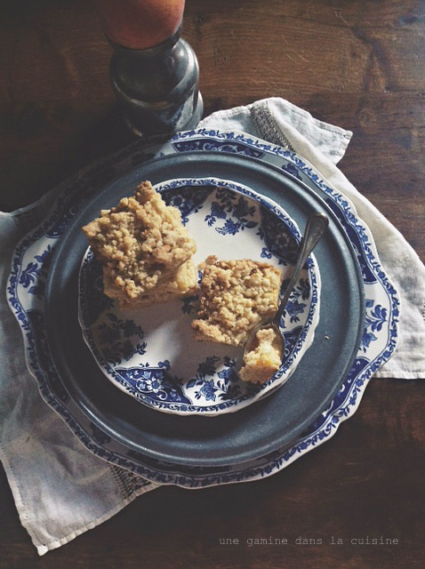 brown butter peach crumb bars | une gamine dans la cuisine