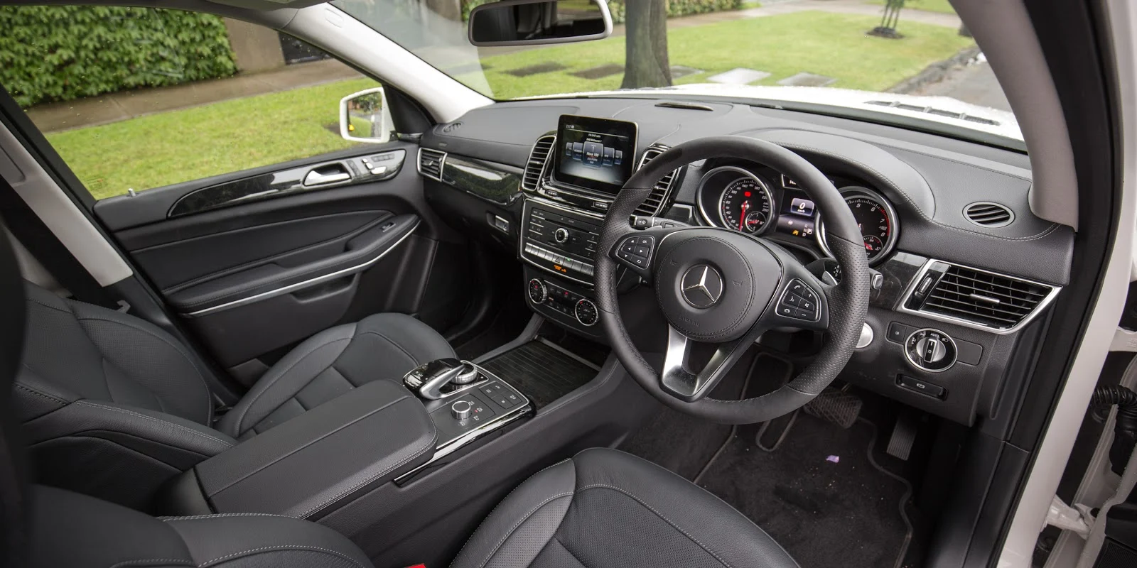 Đánh giá xe Mercedes Benz GLS 2016