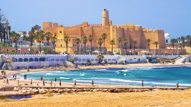 Monastir, Entre Histoire Fascinante et Plages Sereines en Méditerranée