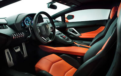 Lamborghini Aventador interior