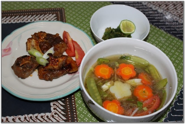 Sop Buntut Bakar Bu Henny;10 Top Kuliner Jombang;