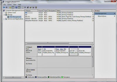 Setelah jendela Computer Management Terbuka Pilih Disk Management di sebelah kiri 