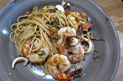 LINO Pizza & Pasta Bar, Spaghetti aglio-olio with prawns, squid, bird’s eye chilli