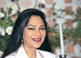 Simi Garewal Images