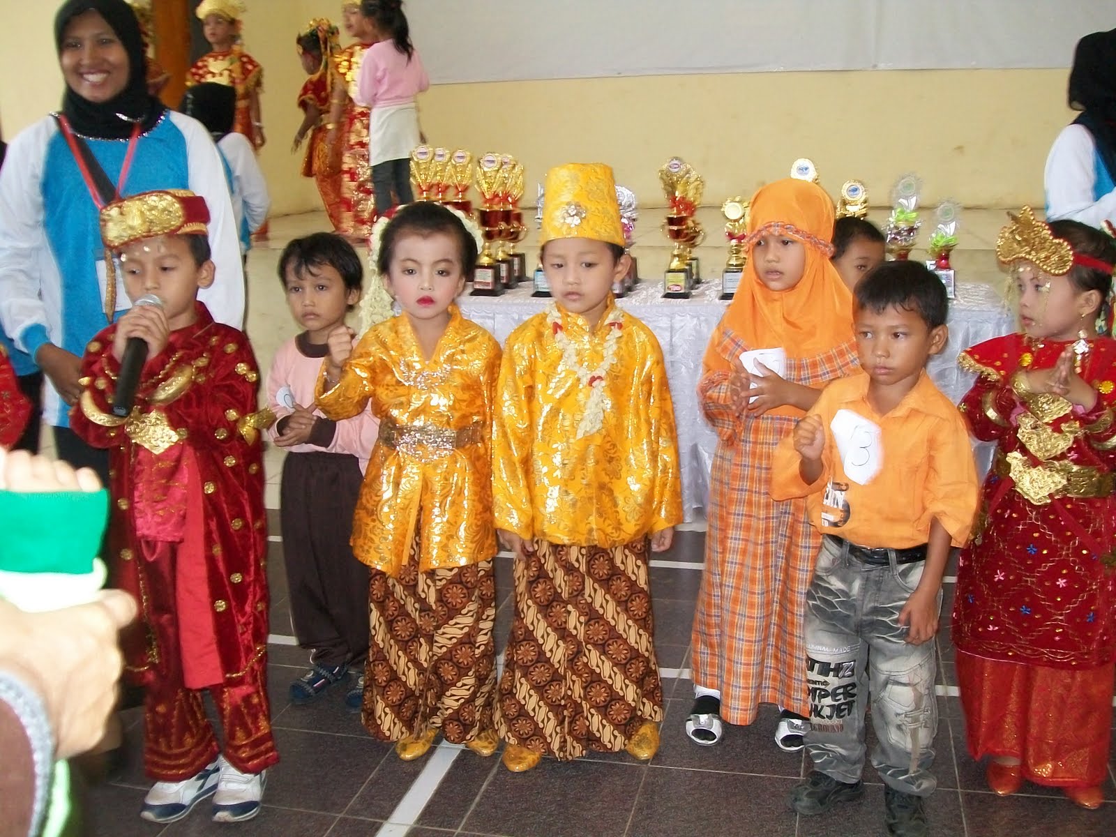 MISTIK Anak  anak  Palembang Berpakaian Adat 