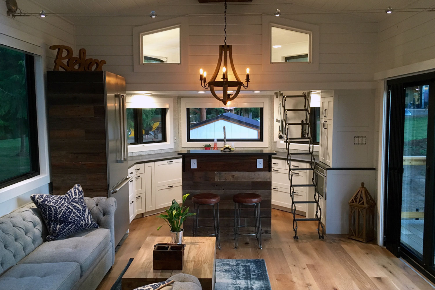 TINY HOUSE TOWN The Hawaii House By Tiny Heirloom