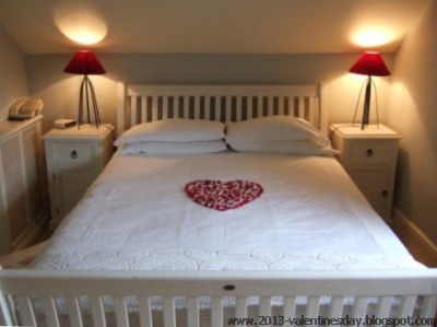 3. Valentine's Day Bed Decoration Ideas