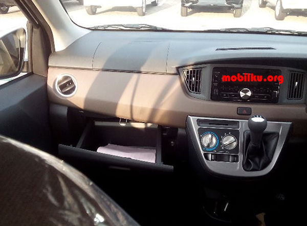 Ini Jeroan Toyota Calya Interior Kabin Otomotif Cips