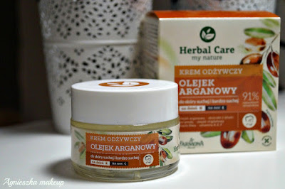 http://agnieszka-makeup.blogspot.com/2016/01/farmona-herbal-care-pielegnacja-twarzy.html