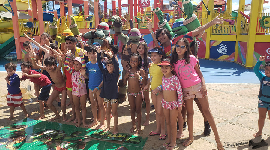 Recreação para os hóspedes na abertura do Beach Park