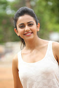 Rakul Preet Singh Sizzling Pics-thumbnail-22