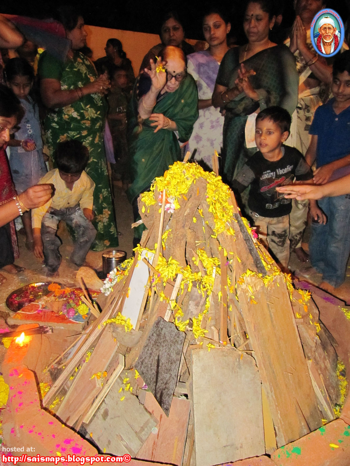 ... Wallpaper For Android: Holi Celebarations at Tumkur Shirdi Sri Sai