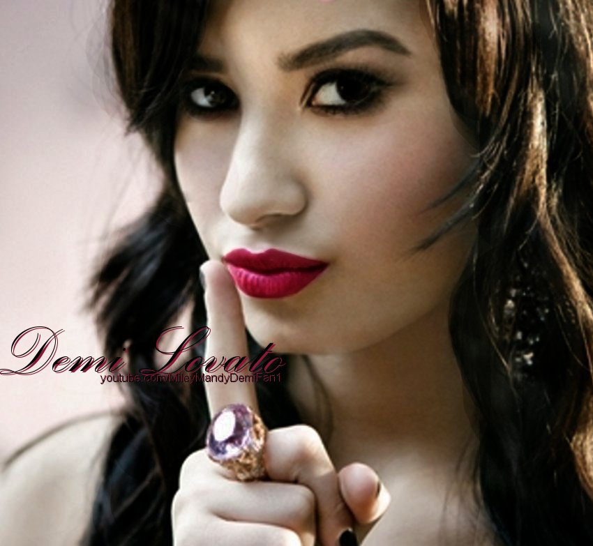 Demi Lovato - Actress Wallpapers