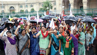 women-protest-after-4-death-gorakhpur